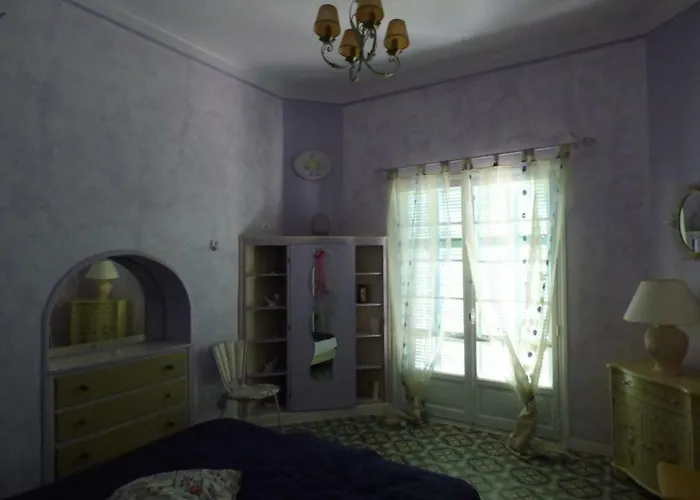 Reve En Bleu アパート マントン